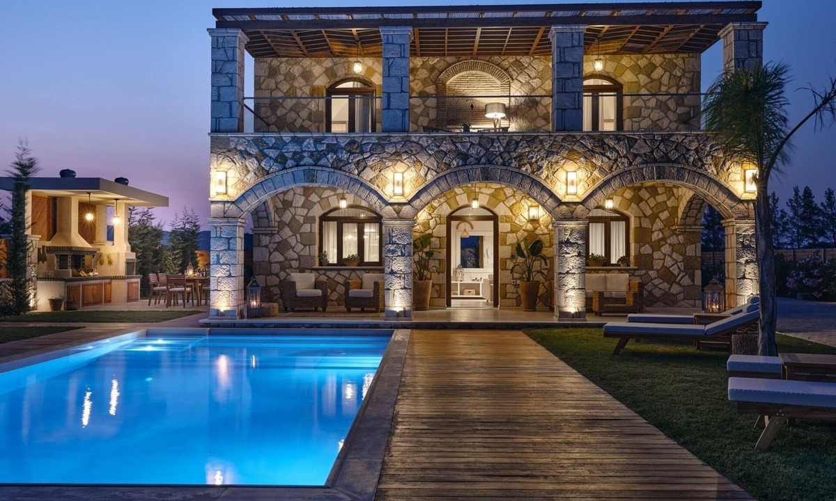 Gaitanion House | Casa di Pietra - 4 Bedroom Villa with Private Pool