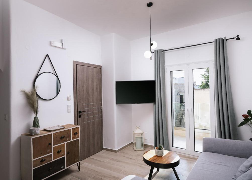 Pitsidia Apartment | Central apartments “Evanthia”