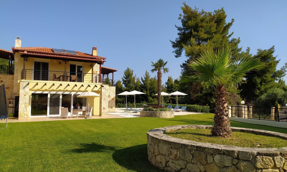 Paliouri House | Close to the beach, fantastic sea views, heated private pool