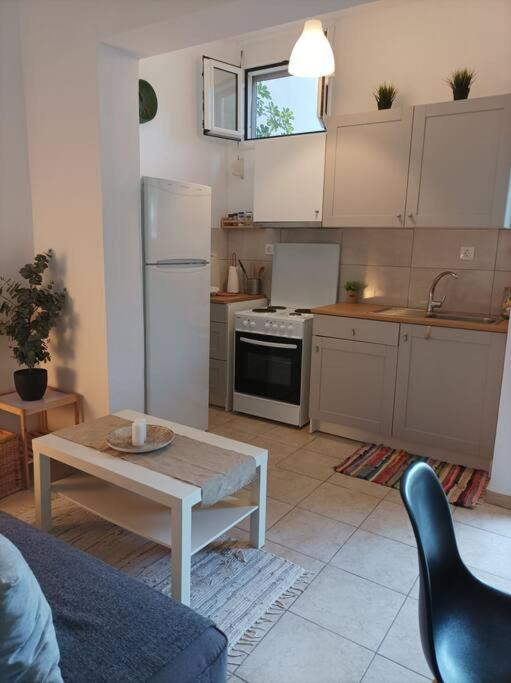 Ixia Apartment | Comfy Cozy Iksia