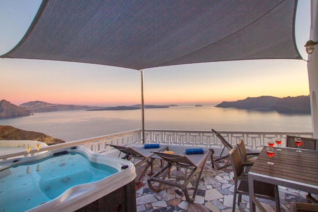 Oia Villa | Compass Villa