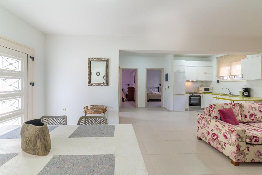 Kato Gouves Apartment | Cornelia Serena Gouves