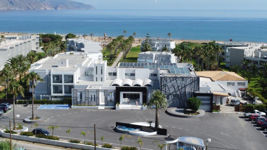 Paralia Kourna Resort | Delfina Tropic Beach
