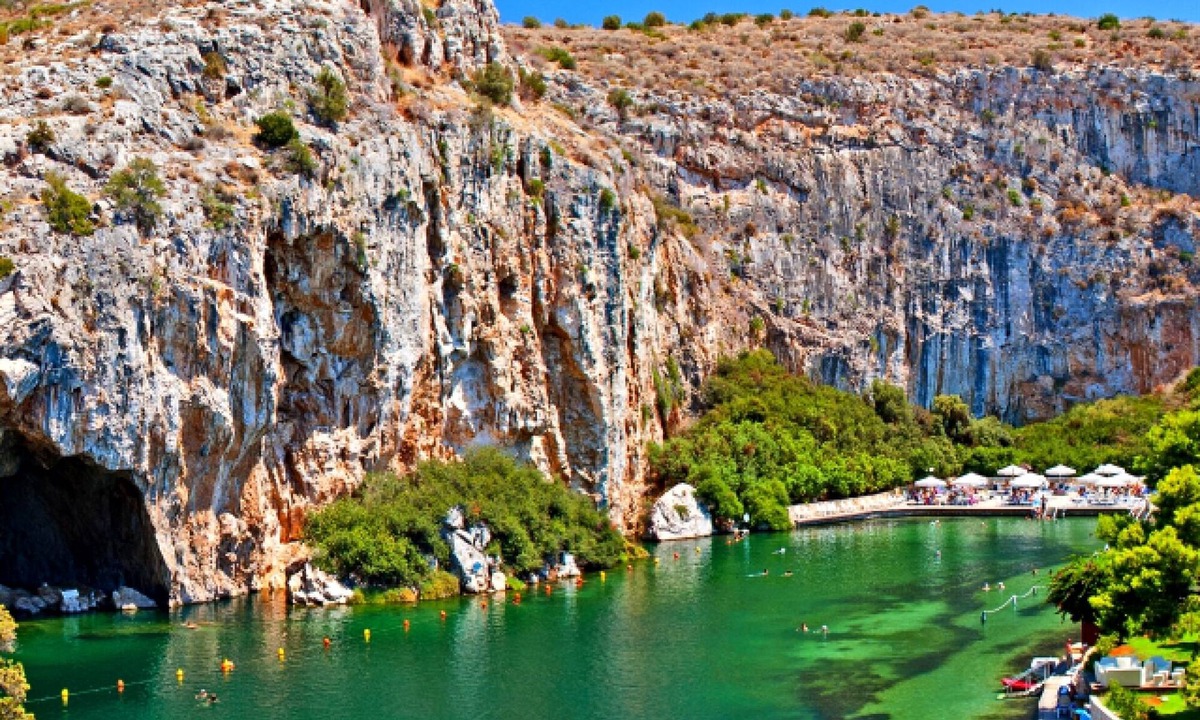 Vari-Voula-Vouliagmeni Apartment | Directly before the sea.Direkt vor dem Meer