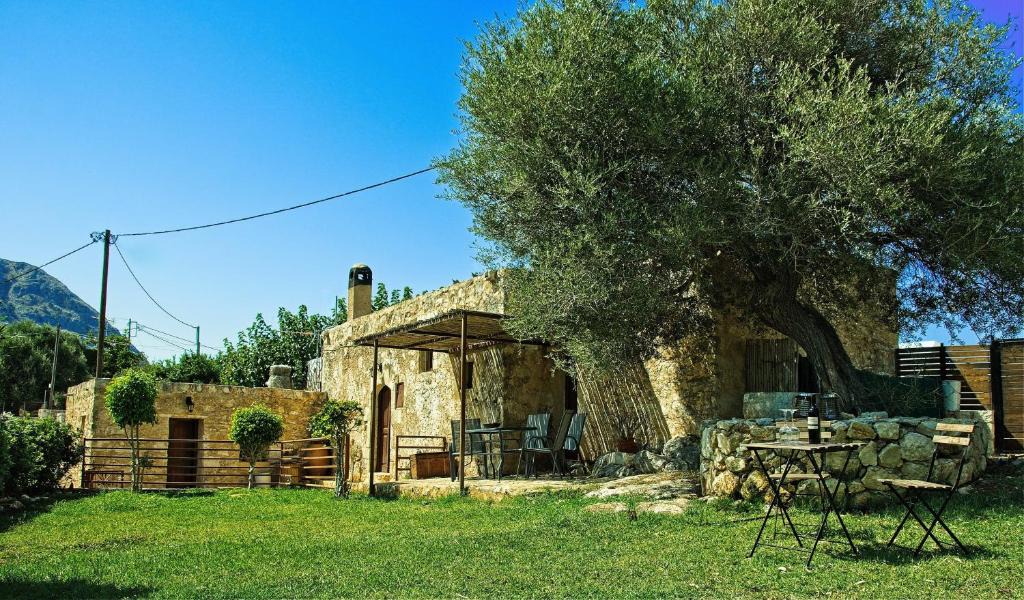 Megala Chorafia House | Elia House