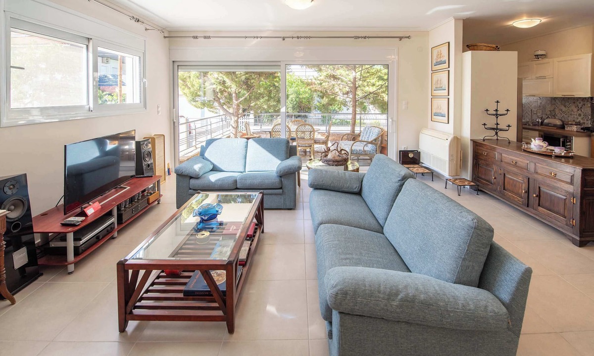 Kato Diminio House | Eugenia’s Getaway by the Beach – Diminio Escape