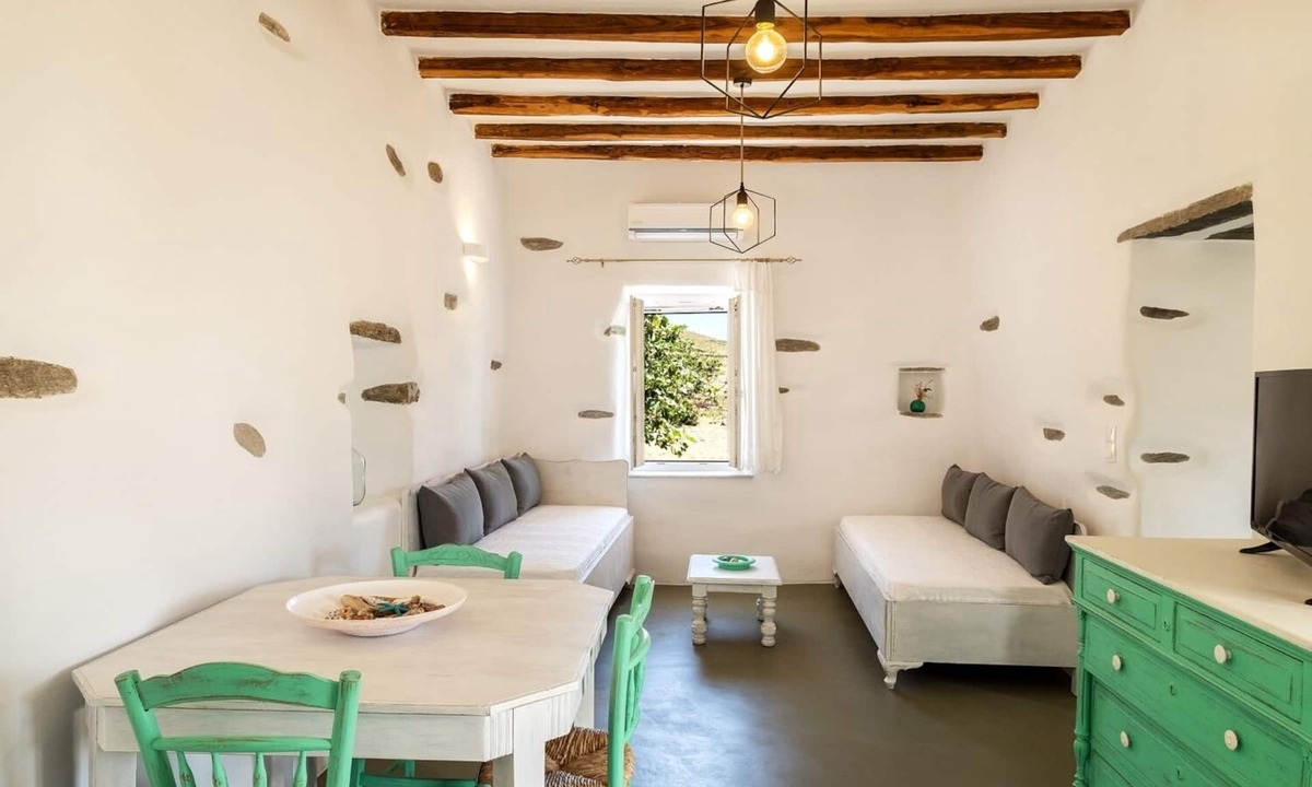 Krotiri House | Exochi 3 - Traditional sea view house (up to 4 persons)