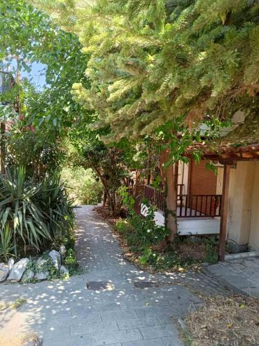 Makri Apartment | Garden View home in Makri