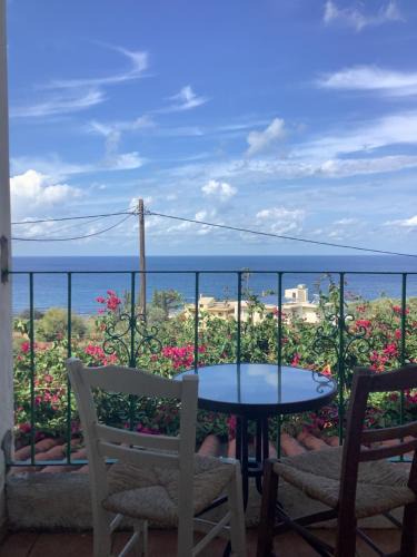 Sfinari Hotel | Georgakas rooms