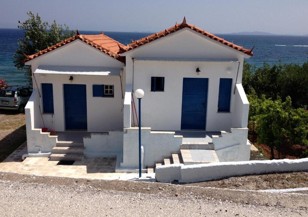 Lesbos House | George Paradise