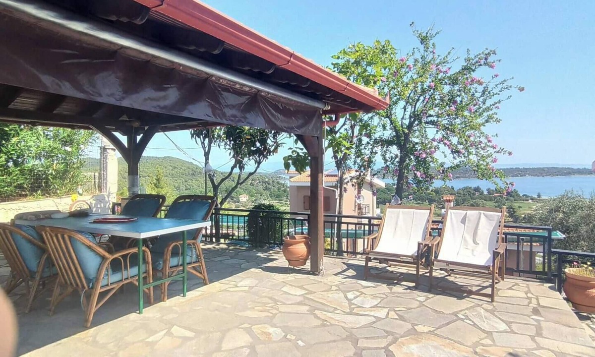 Elia House | Green & Blue House in Halkidiki in Vourvourou