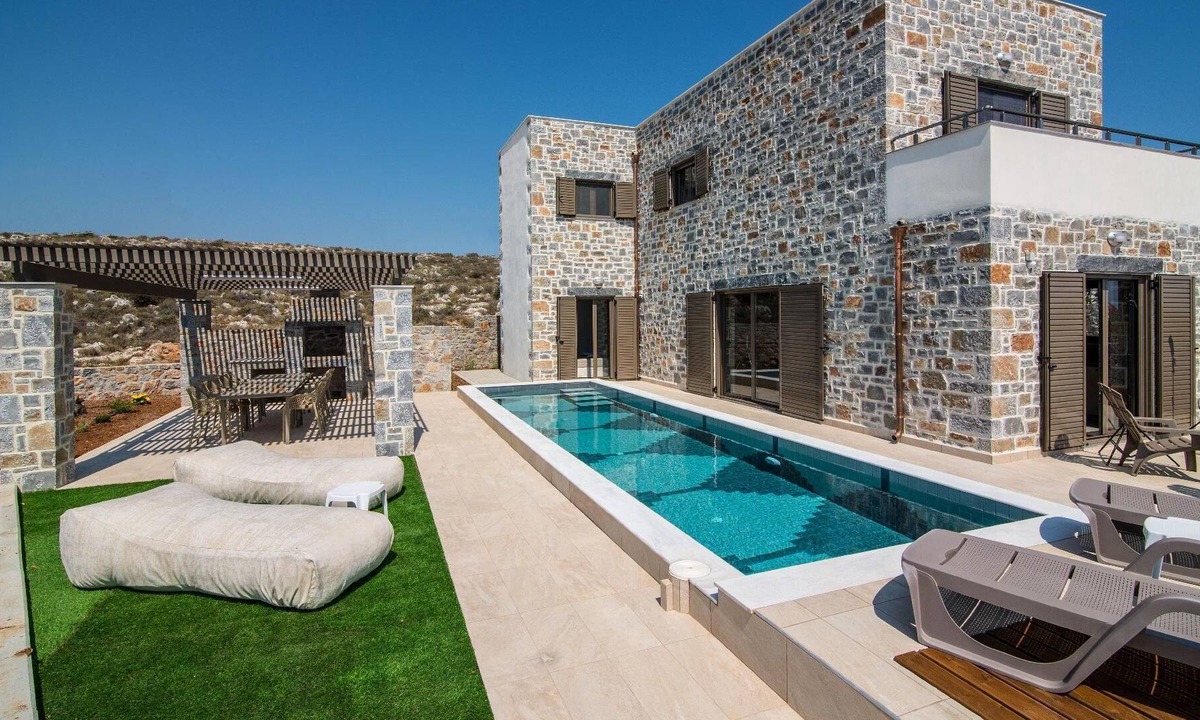 Holiday Elia Persons Bedrooms | Anopolis