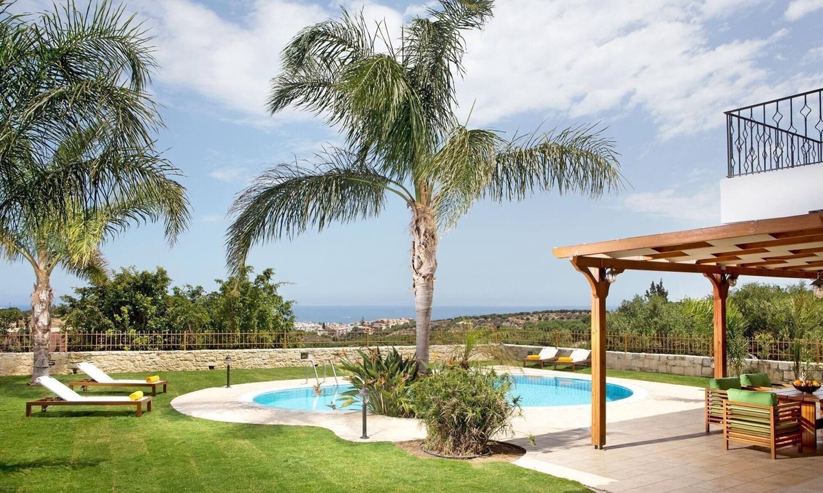 Holiday Piskopiano Persons Bedrooms | Old Hersonissos