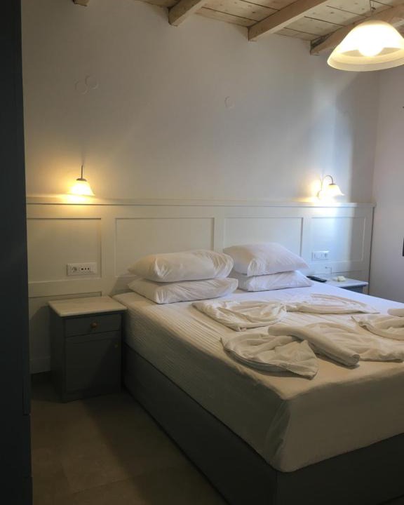 Loutro Hotel | Hotel Porto Loutro on the Hill