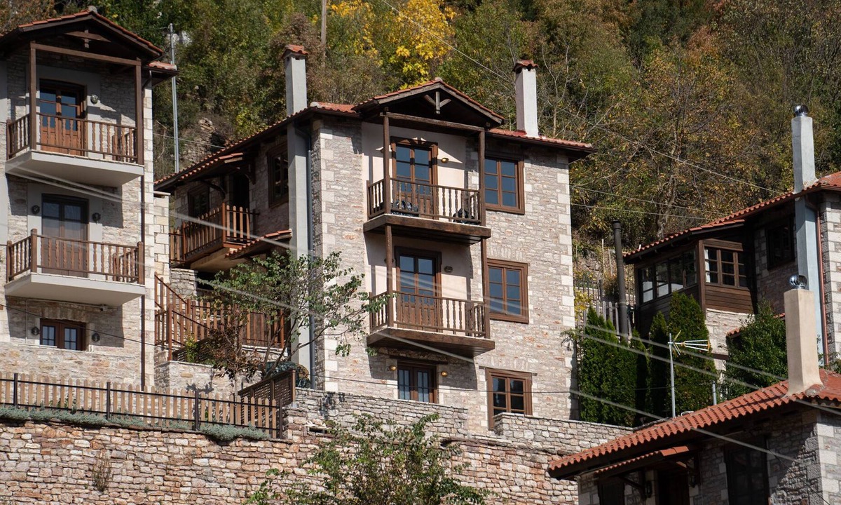 Karpenisi House | Korfes Guesthouse for families or groups of 6-9 combining comfort and privacy
