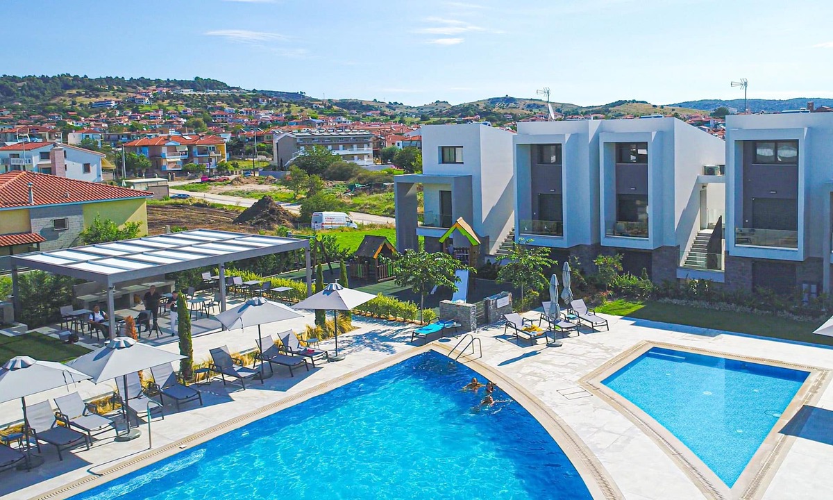 Nikita Apartment | Lavinia: Nikiti Apartment, Shared pool, Walk to beach, WiFi, A/C
