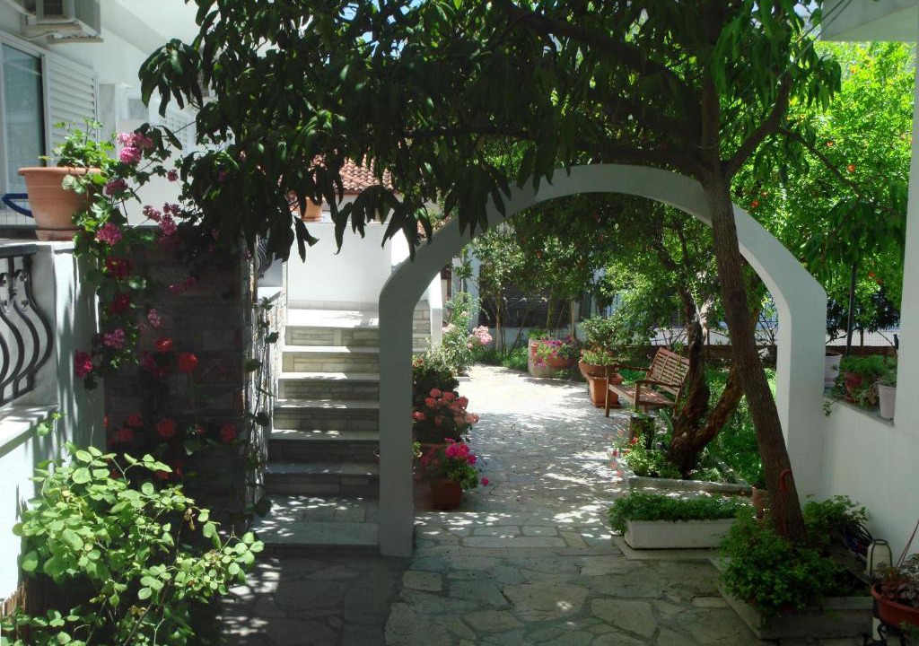 Kallithea Apartment | Loginos Studios