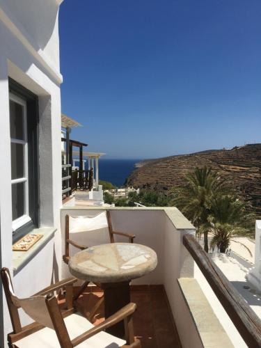 Kastro House | Lotzia House