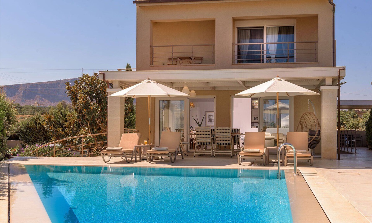 Kato Gouves Villa | Luxurious Cretan Villa with Private Pool 200m from the beach