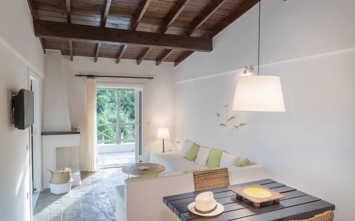Kanapitsa Apartment | Luxury Skiathos Villa Holiday Deluxe 1 Bedroom Vromolimnos