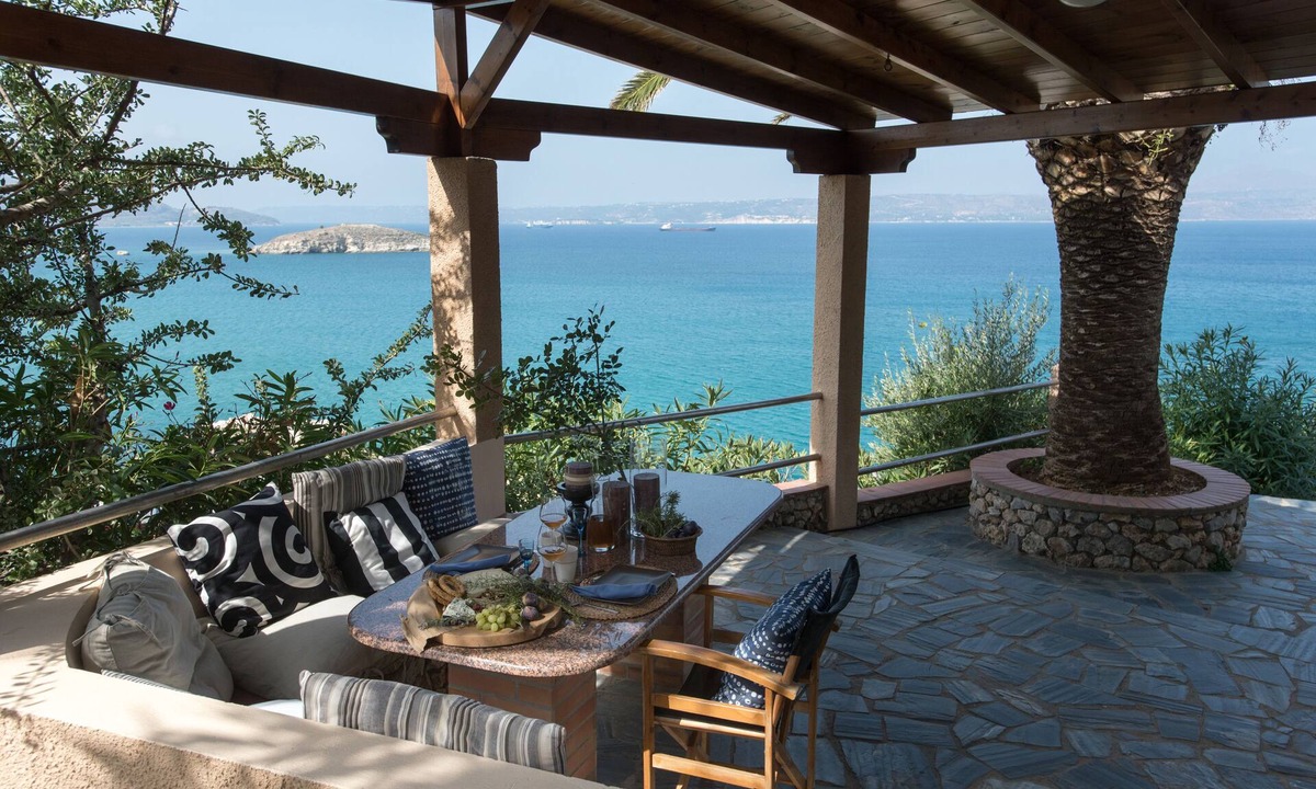 Plaka Apartment | Luxury studio with amazing sea view and swimming pool