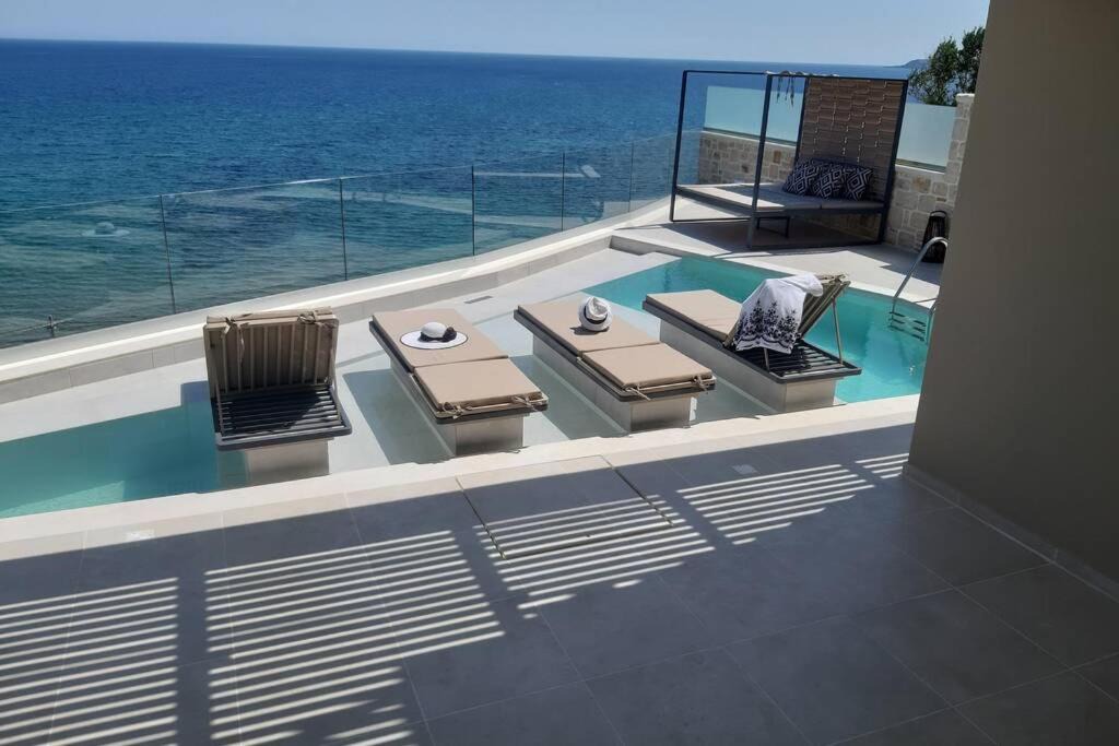 Kalyves Villa | Luxury Villa Dioskouroi Heated eco pool & jacuzzi