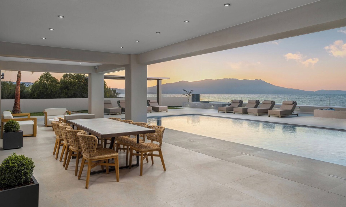 Kolymbari Villa | LUXURY VILLA EOS BEACHFRONT 20 metres from the sea