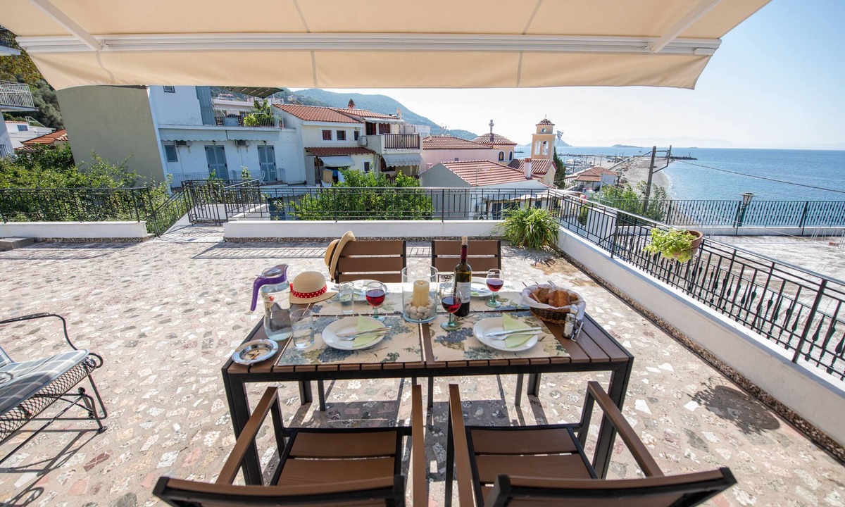 Loutraki House | Magnificent Sunset
