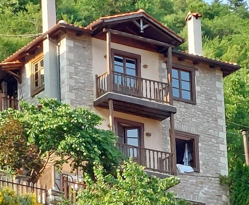 Karpenisi Apartment | Maisonette Korfes-Κορφές Δύο Αυτόνομοι Όρoφοι για Οικογένειες και μικρές Παρέες