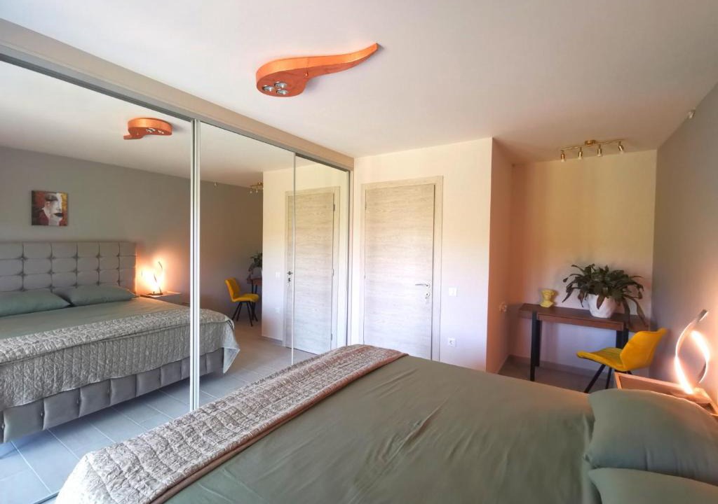 Alepou Apartment | Mama Fox