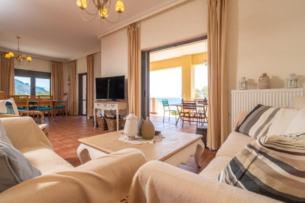 Gialos House | Marika Seaside Villa