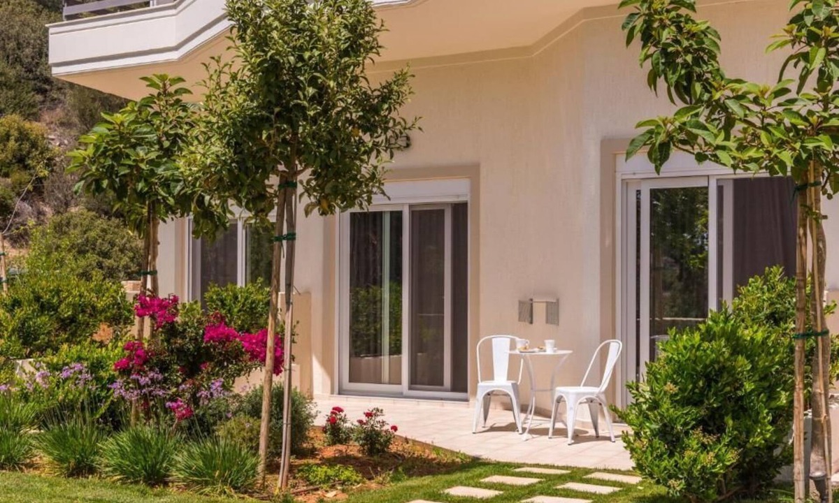 Gialos Bed & Breakfast | Mear Luxury Apartments and Studios