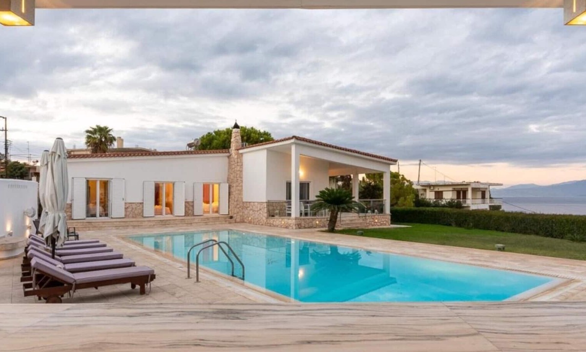 Kato Diminio Villa | Melia's Villa 4 Bedroom House Sleeps 8
