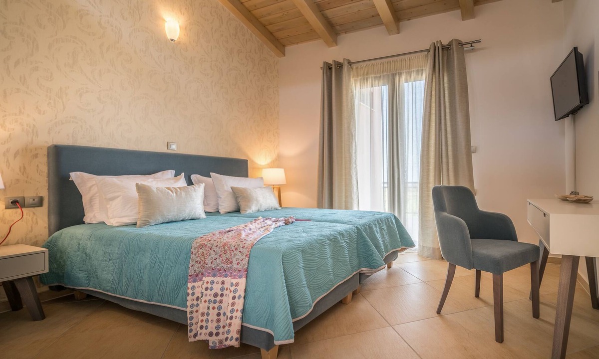 Planos Villa | Merovigli 4 Bedroom Villa with Private Pool and Sea Views