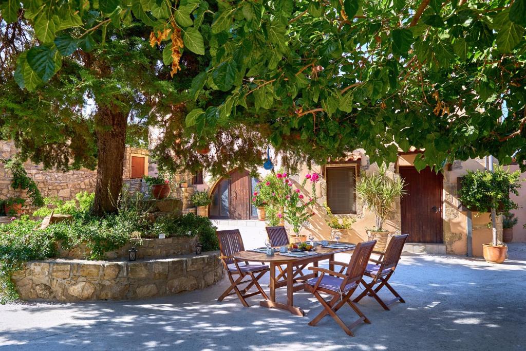 Latziana Villa | Mouri Villa