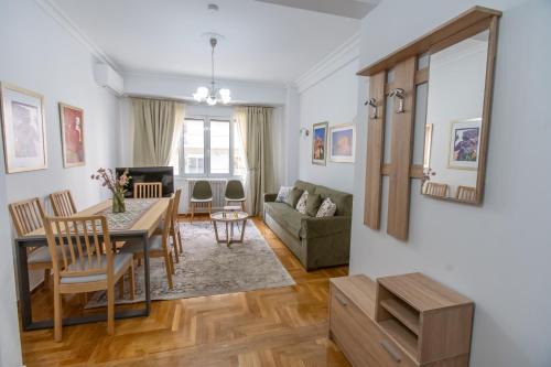 Mousio Apartment | Museum District Apartment