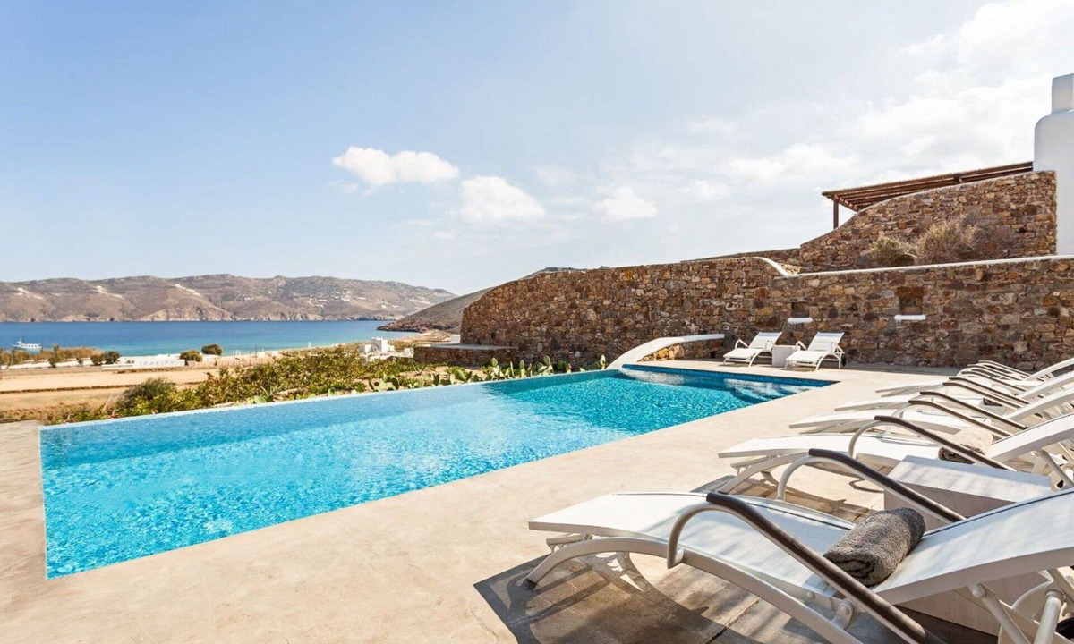 Panormos Villa | My Rental Homes - Villa Smaragdi with sea view and air conditioning