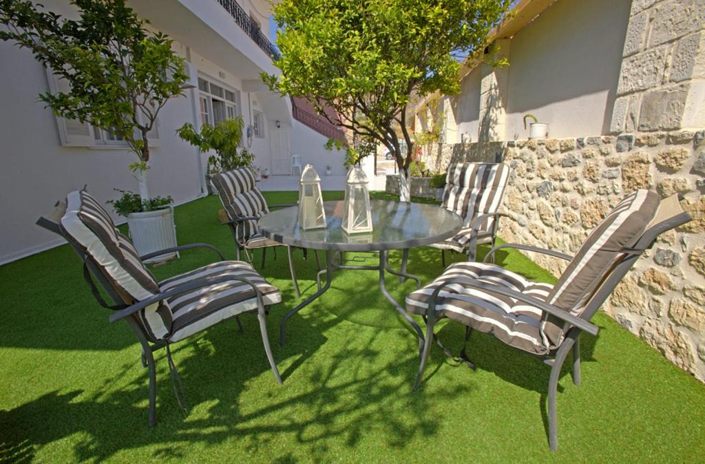 Gournai House | Nereides Home