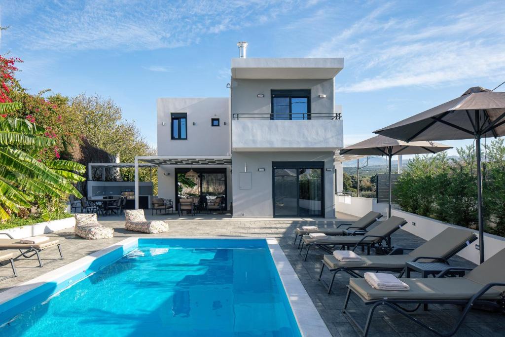 Prinos Villa | Newly Renovated Queen Bee Villa, with Private Pool & Ping-Pong table