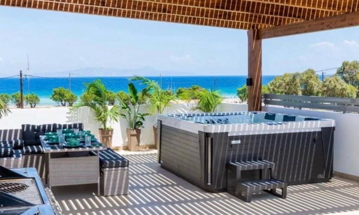 Petaloudes Apartment | Odyssey sea view Jacuzzi Beach