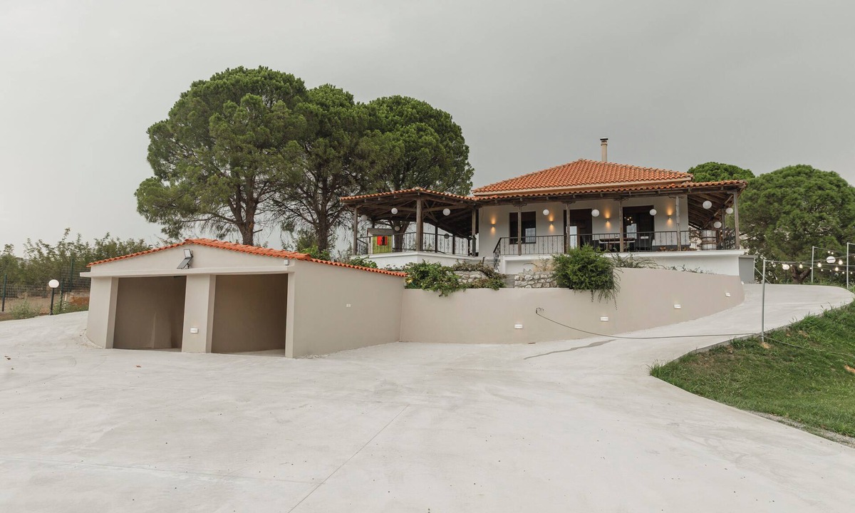 Nestos Villa | On the hill Residence for families,friends,couples