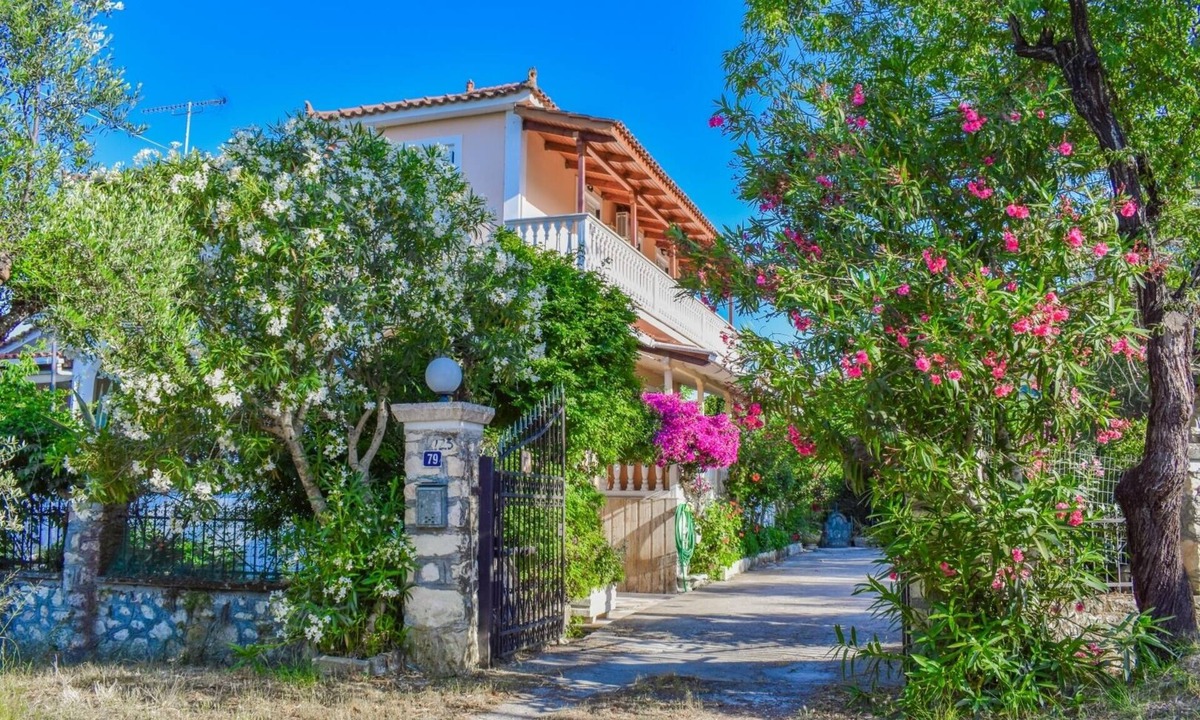Fiolitis Apartment | Pefkouli Farm House - 2bedroom apartment on 1st floor.