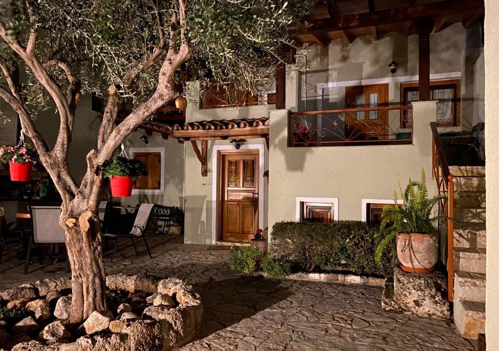 Archea Korinthos House | Pegasus House