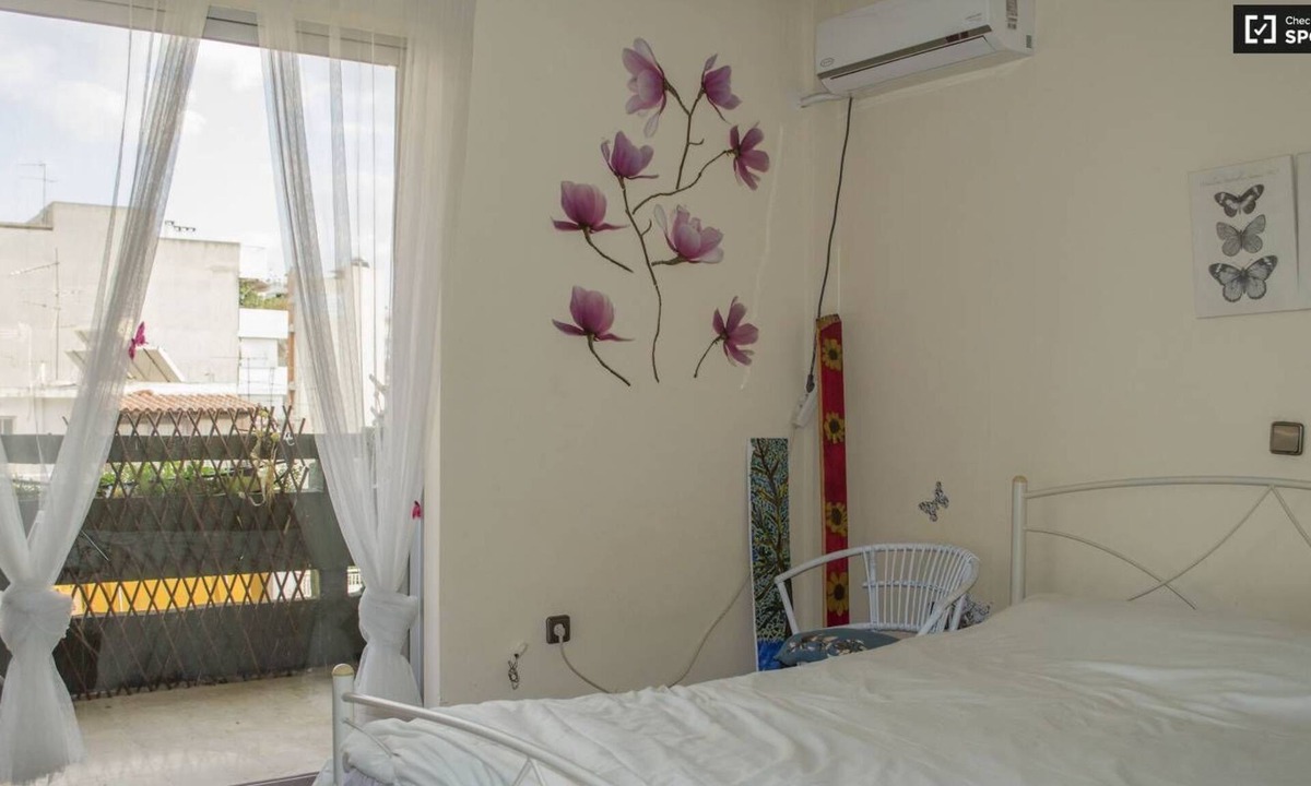 Nea Smirni Apartment | Penthouse flat at Athens Riviera, cheap, chic and close to Athens downtown!