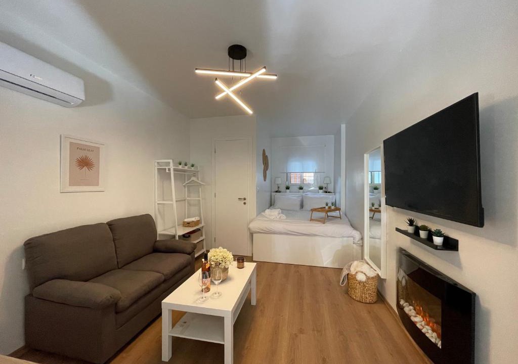 Elefsina Apartment | Persephone Stay Inn