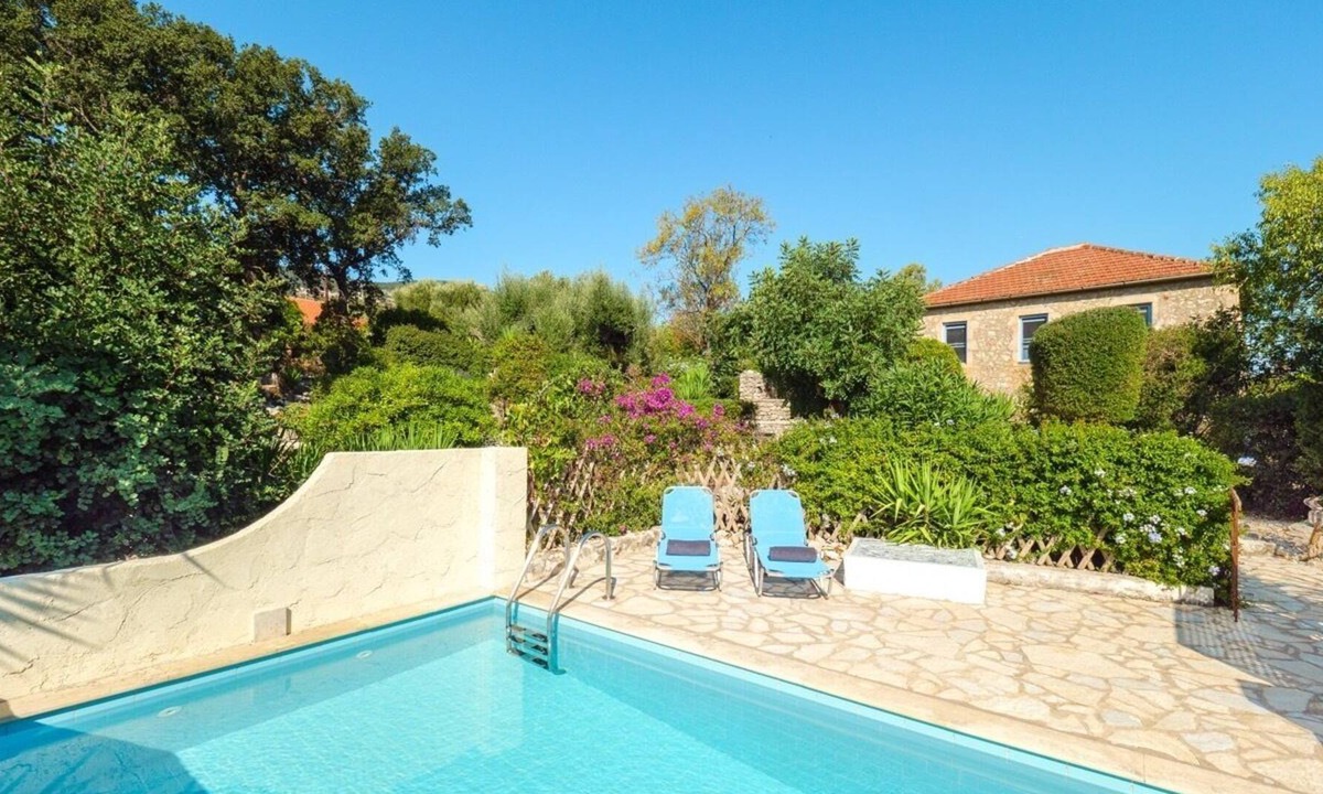 Platrithias Villa | Petrino House - Two Bedroom Villa, Sleeps 4
