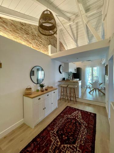 Amphipolis Villa | Plane Tree House