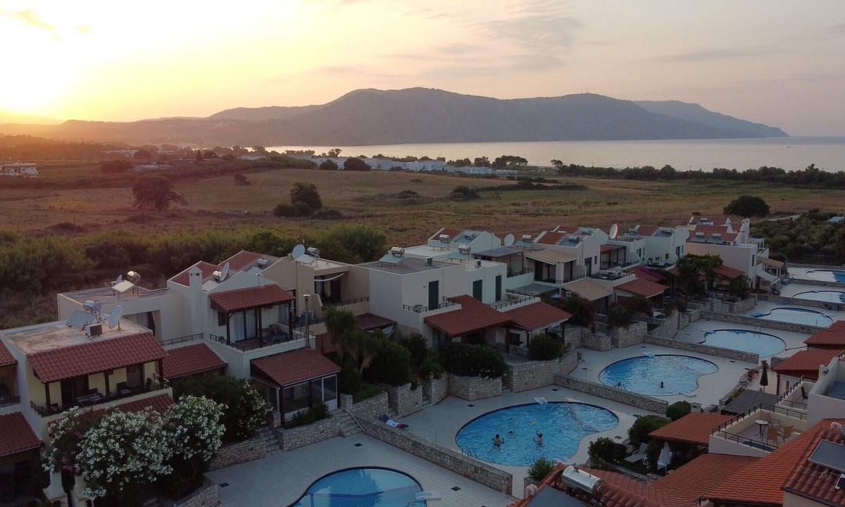 Asprouliani House | Pool and Sea View Maisonette