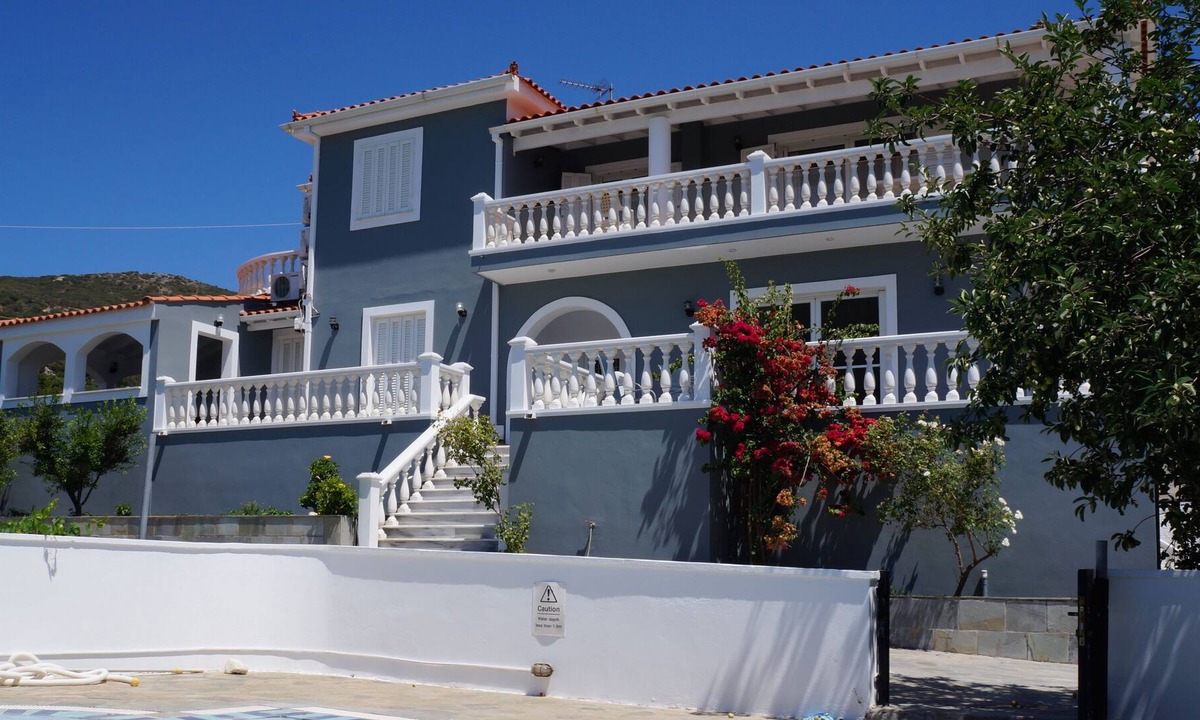 Samos Villa | Private villa in Samos with large pool situated between Samos & Pythagorio
