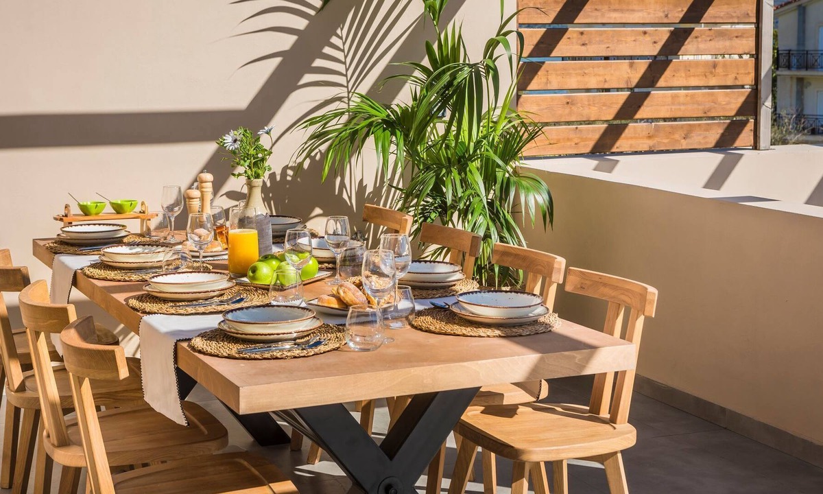 Lixouri Villa | R 1481 Petani K5 with Garden View, Sea view & Soundproof Windows.